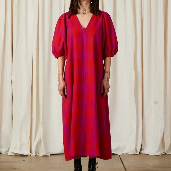 HOST PICK - ALI GOLDEN DOUBLE V-NECK MAXI DRESS - POPPY/PINK PLAID - Picture 2 of 6